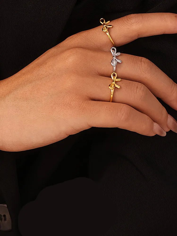 Stainless Steel Bow Ring – travel - inspired by Aroundtheworldinarush
