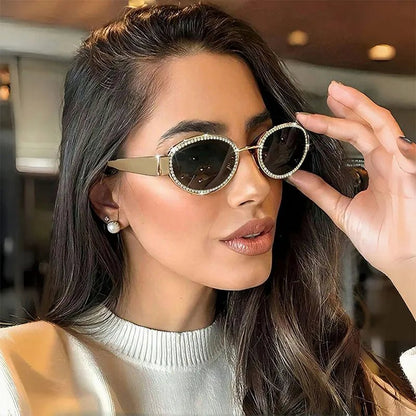 Rhinestones Decor Oval Sunglasses – travel - inspired by Aroundtheworldinarush