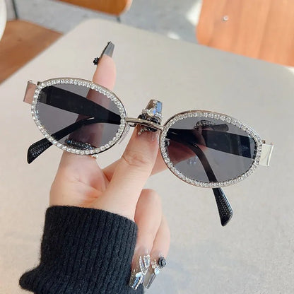 Rhinestones Decor Oval Sunglasses – travel - inspired by Aroundtheworldinarush